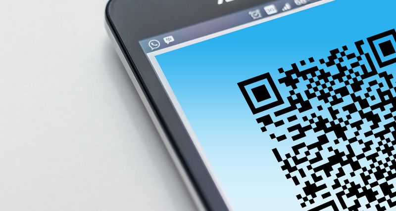 Mã QR placeholder trên màn hình điện thoại